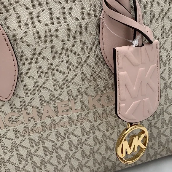 MICHAEL KORS MIRELLA SMALL
SHOPPER TOP ZIP XBODY POWDER
BLUSH MULTI SIGNATURE - Picture 9 of 15
